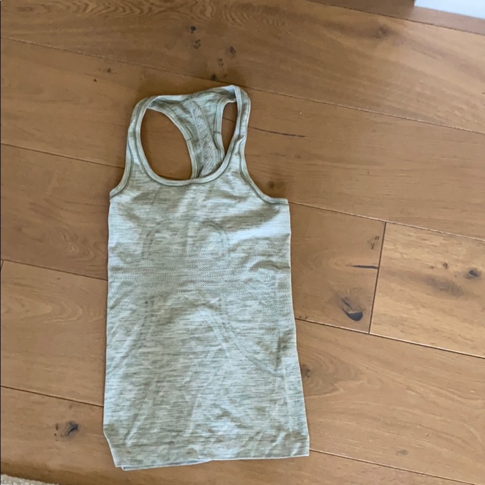 Lululemon tank